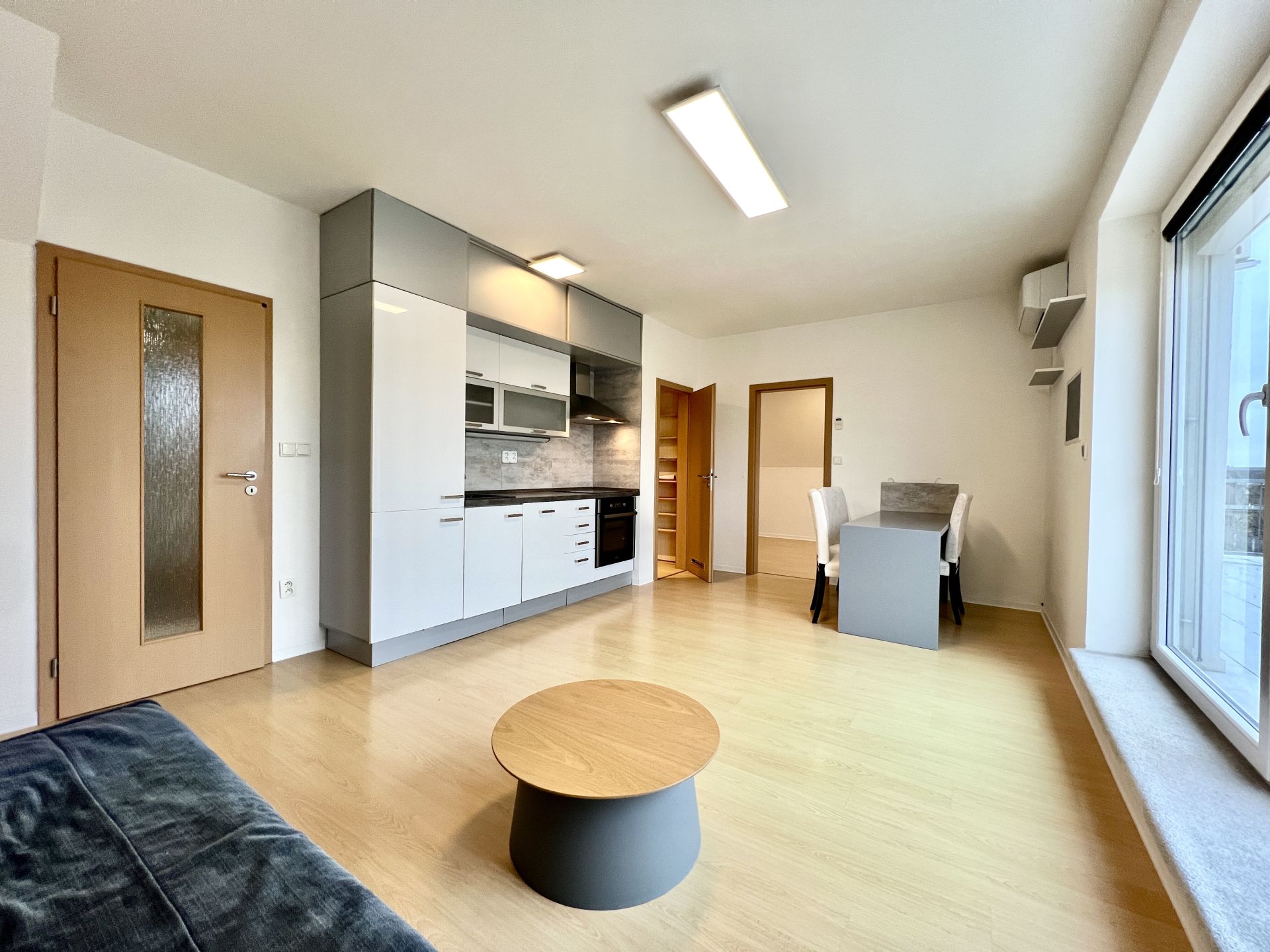 Pronájem bytu 2+kk, Praha 21 - Újezd nad Lesy, 48m2