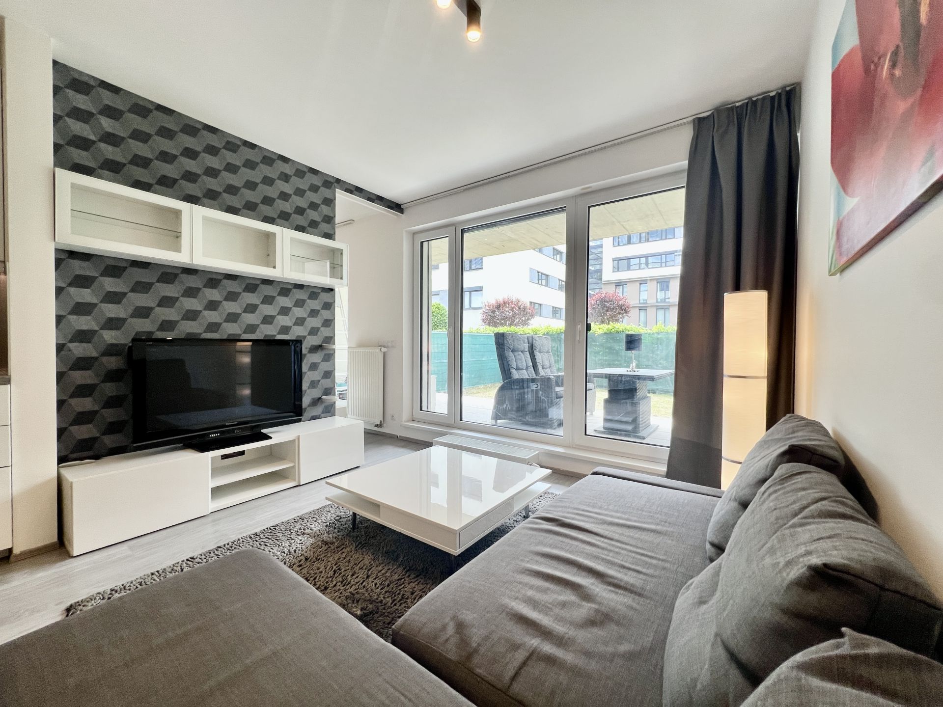 Pronájem bytu 2+KK, se zahradou, garážovým stáním, Praha 5 - Stodůlky, 84m2